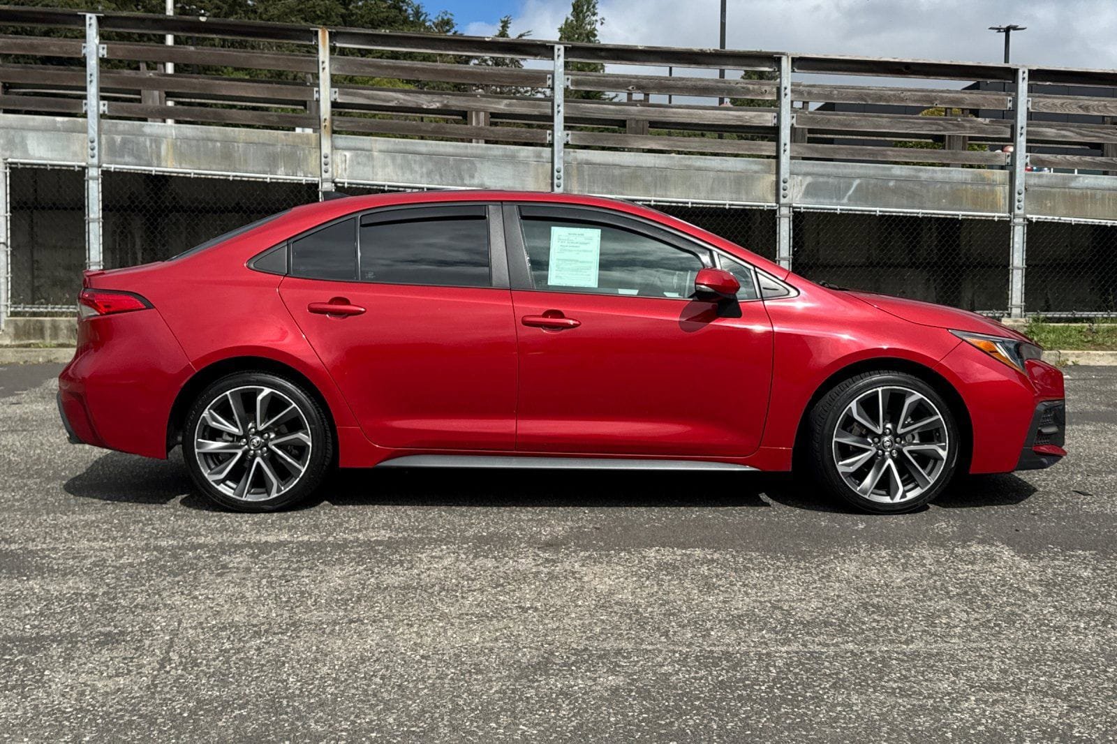 Used 2021 Toyota Corolla SE w/ SE Premium Package FWD image 3