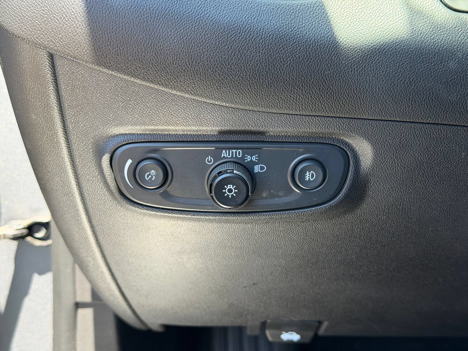 Used 2023 Chevrolet Equinox Premier AWD/4WD image 30