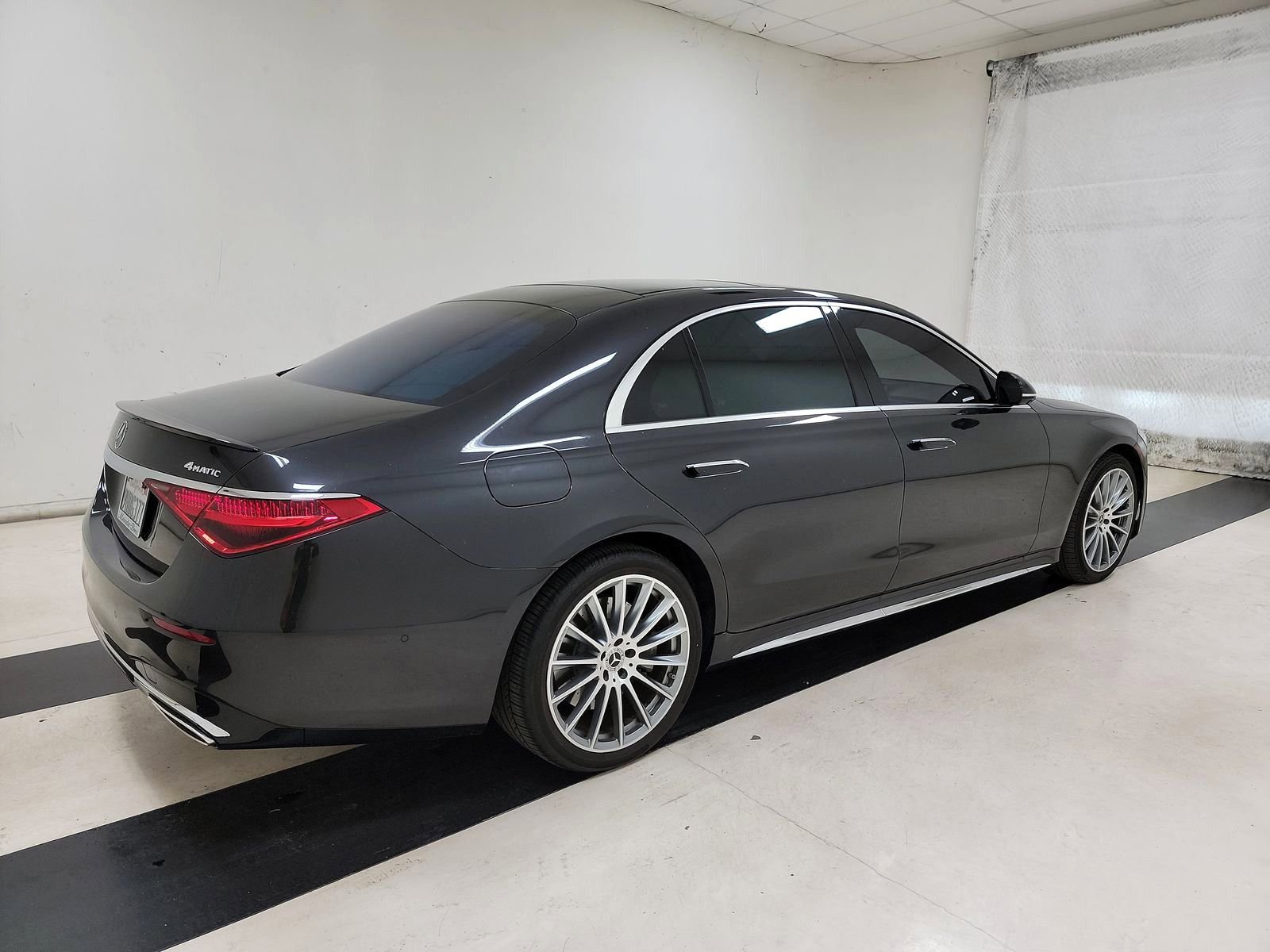 Used 2023 Mercedes-Benz S 580e 4MATIC Sedan w/ AMG Line image 6
