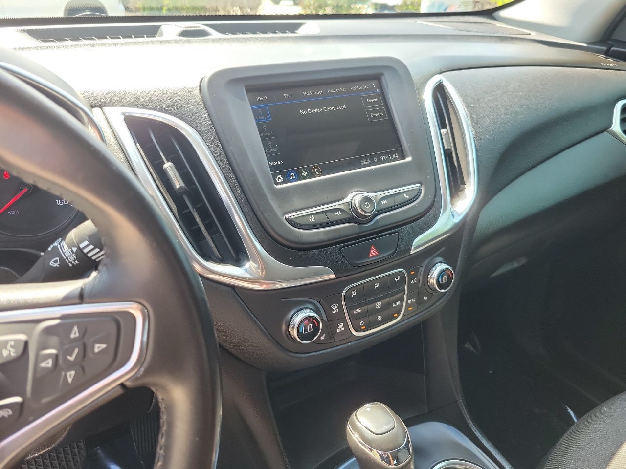 Used 2019 Chevrolet Equinox LT FWD image 23