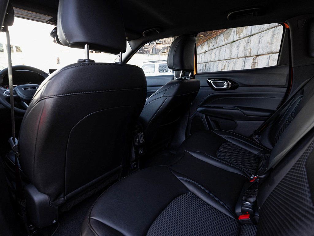 New 2026 Jeep Compass Latitude image 14