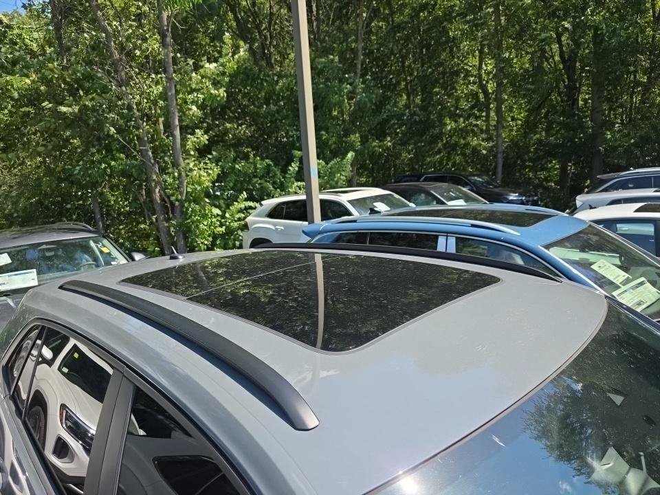 Used 2023 Volkswagen Atlas Cross Sport SEL R-Line AWD/4WD image 11