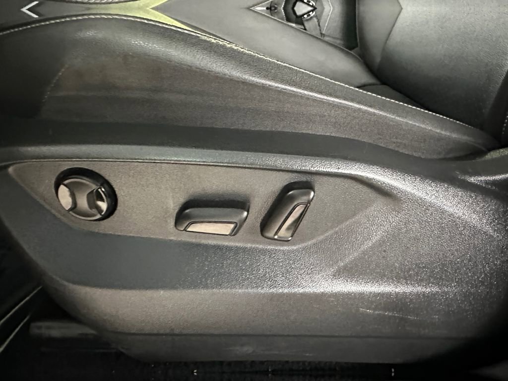 Used 2020 Volkswagen Tiguan SE image 10