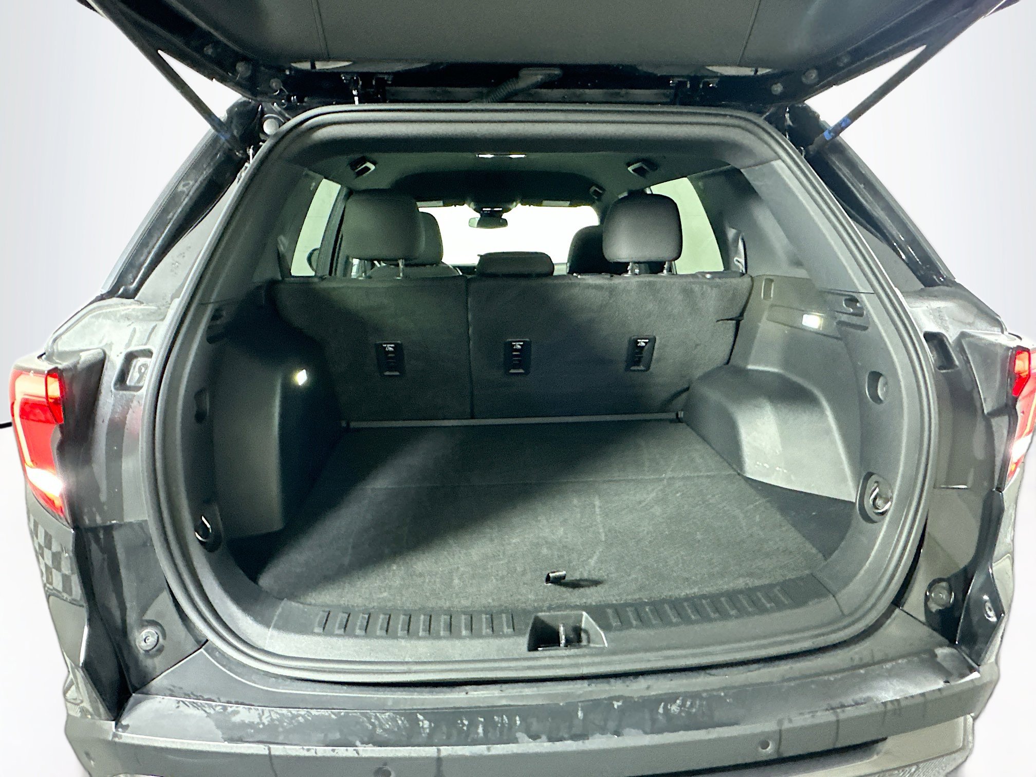 Used 2025 GMC Terrain Elevation image 28