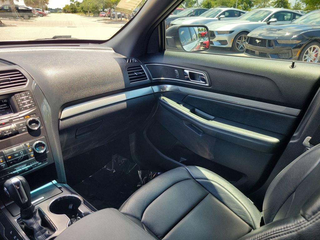 Used 2019 Ford Explorer XLT FWD image 13