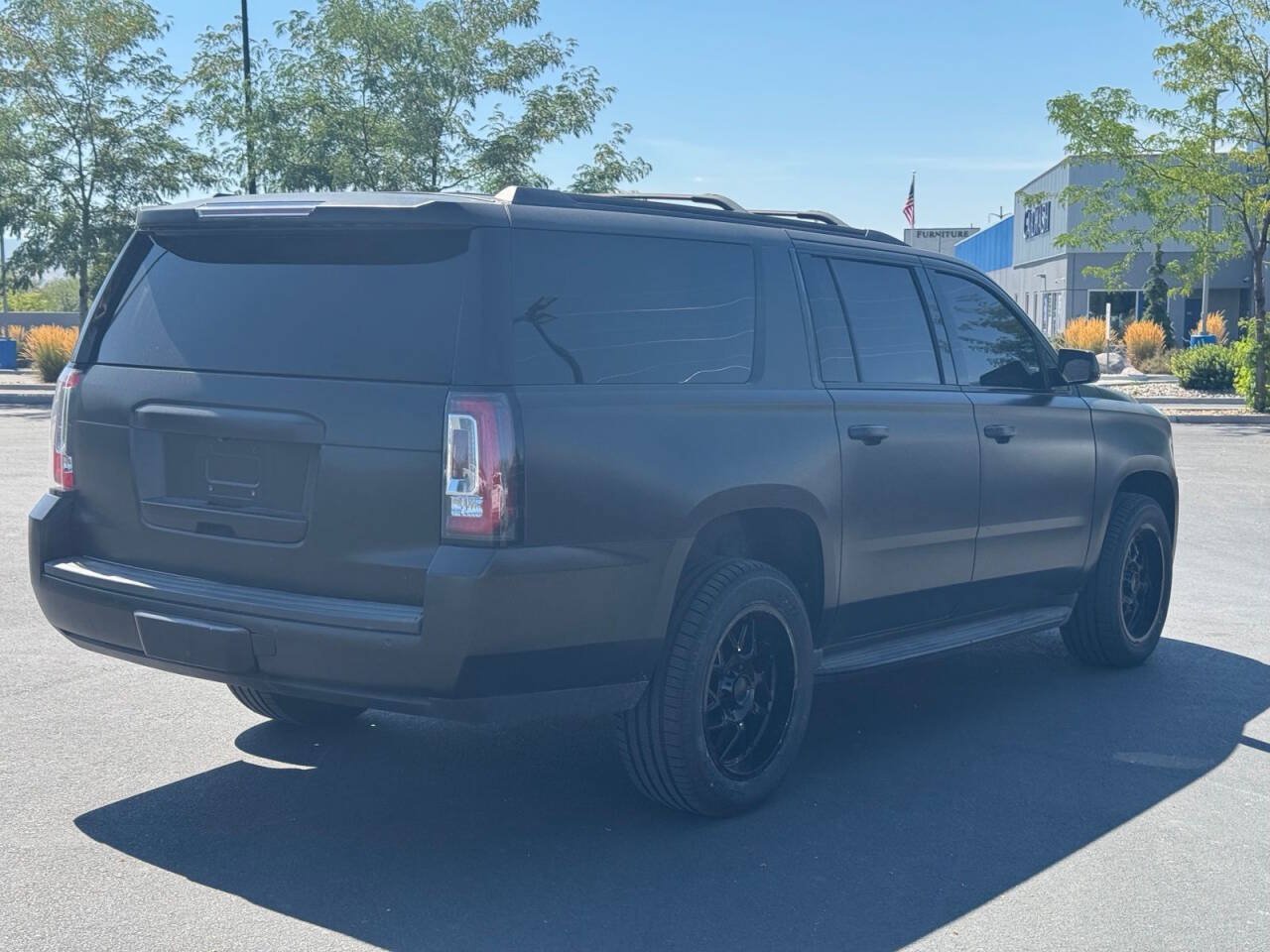 Used 2018 GMC Yukon XL SLT w/ Open Road Package AWD/4WD image 19