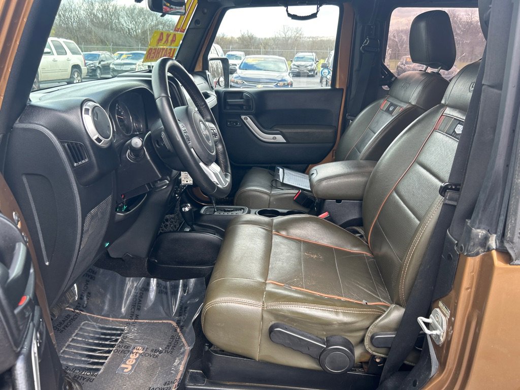 Used 2011 Jeep Wrangler Sahara w/ Dual Top Group AWD/4WD image 9