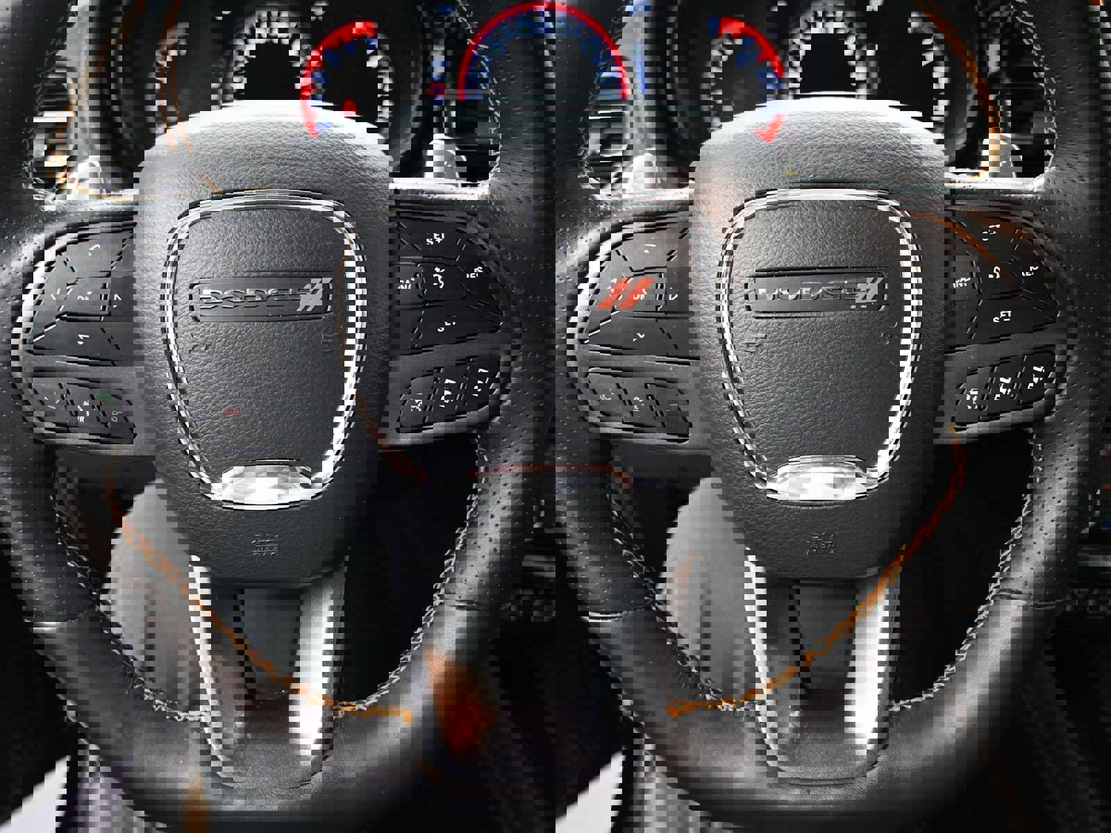 Used 2023 Dodge Durango R/T w/ Hemi Orange Plus Package AWD/4WD image 9