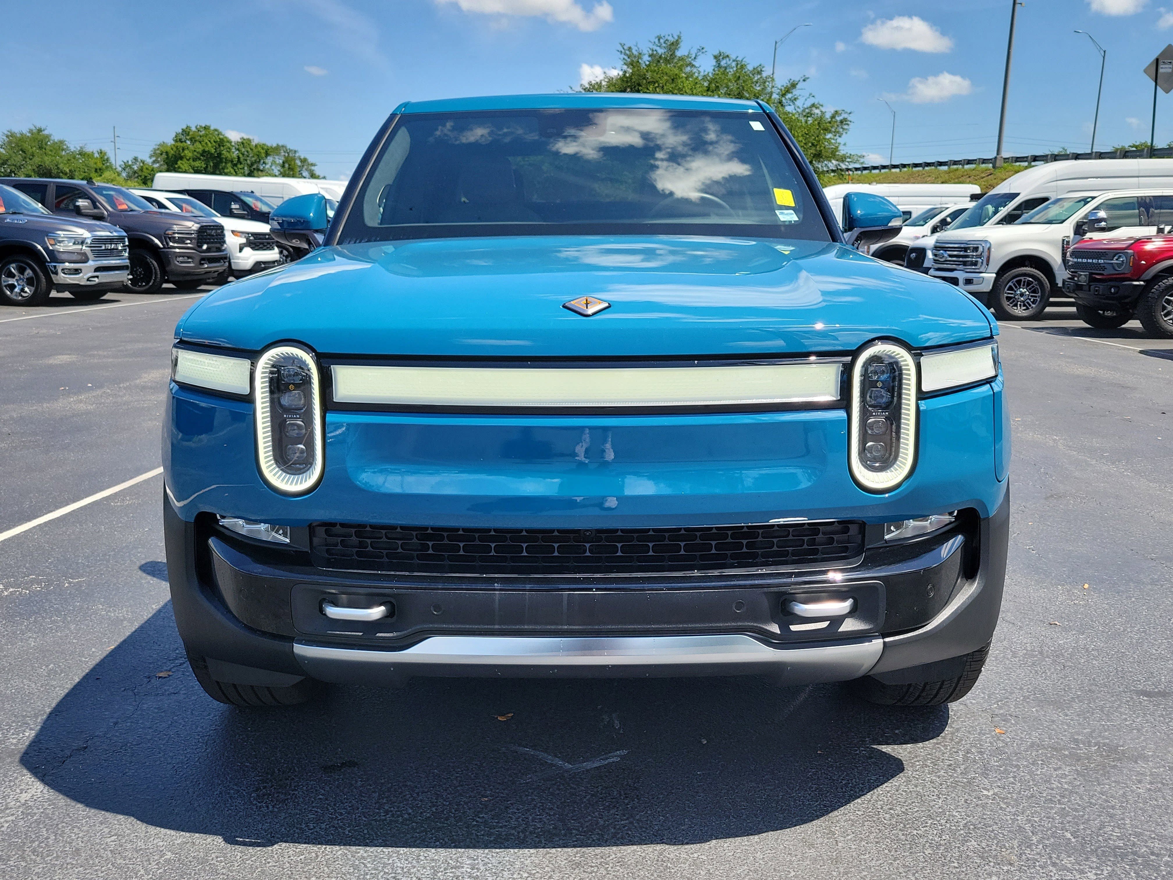 Used 2023 Rivian R1T Adventure AWD/4WD image 2