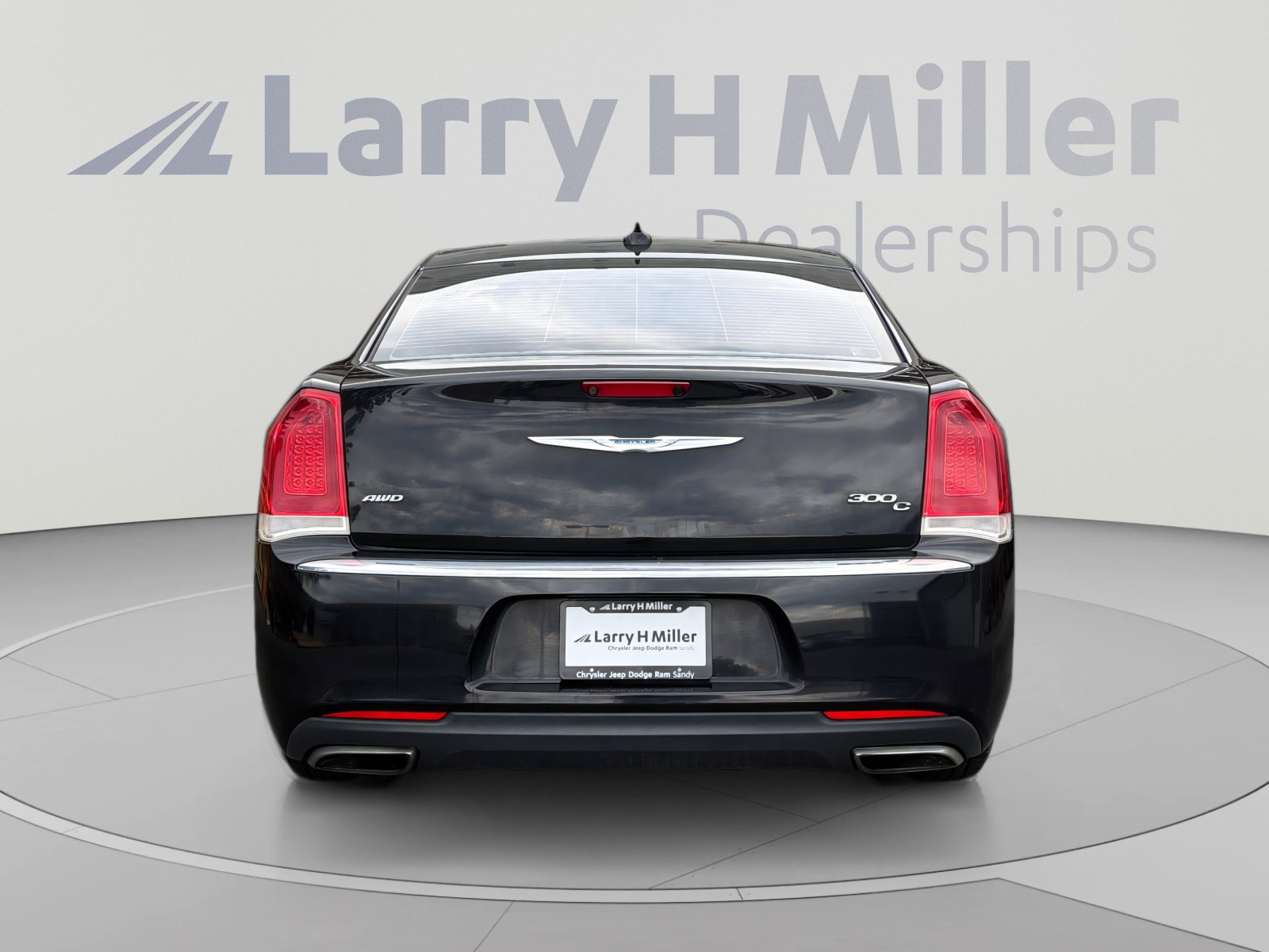 Used 2016 Chrysler 300 C AWD/4WD image 4