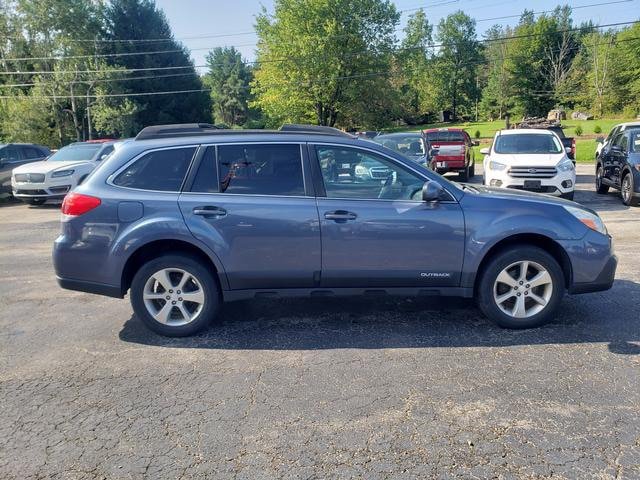 Used 2013 Subaru Outback 2.5i Limited w/ Moonroof Pkg AWD/4WD image 8