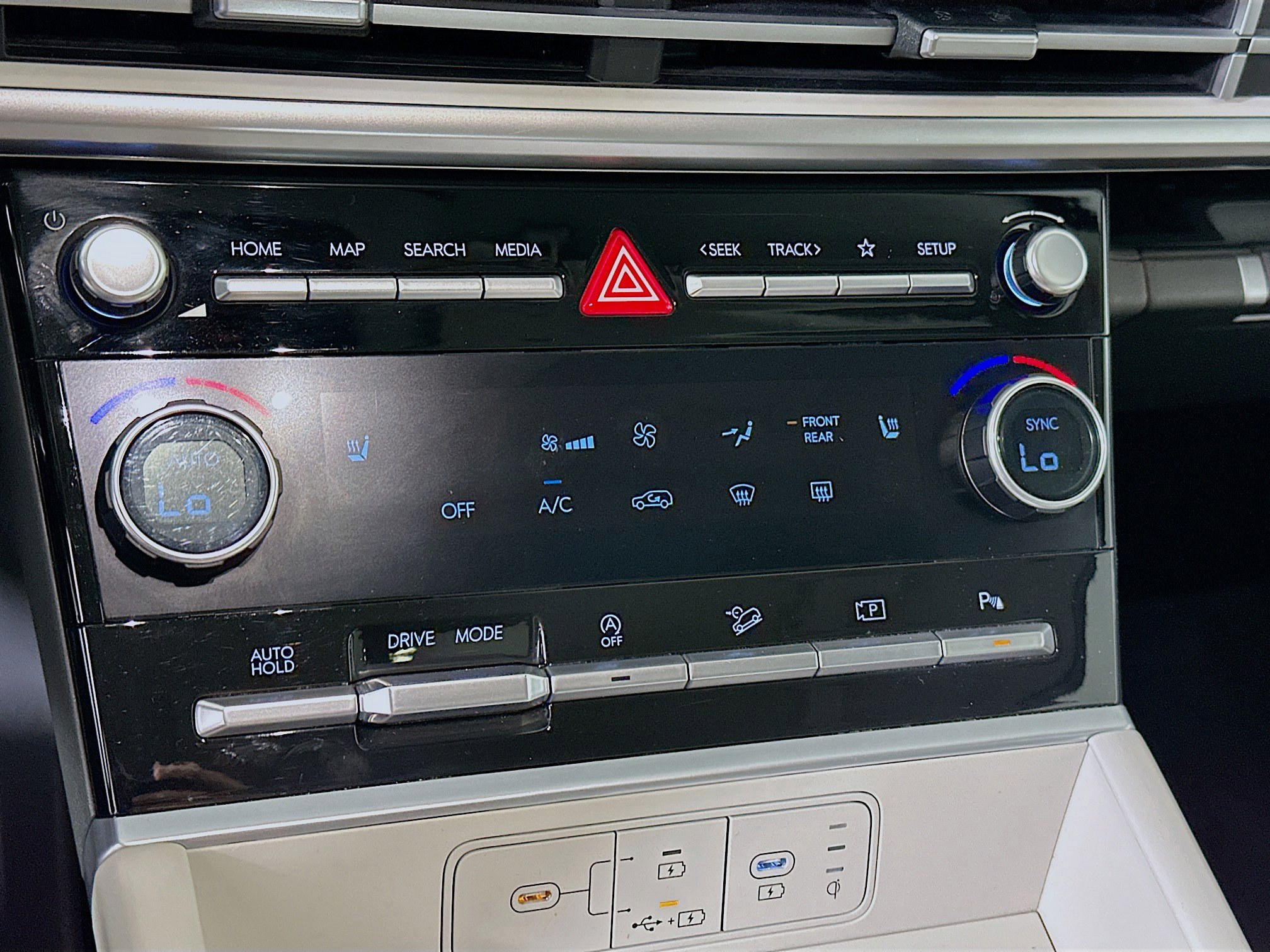 Used 2024 Hyundai Santa Fe SEL FWD image 23