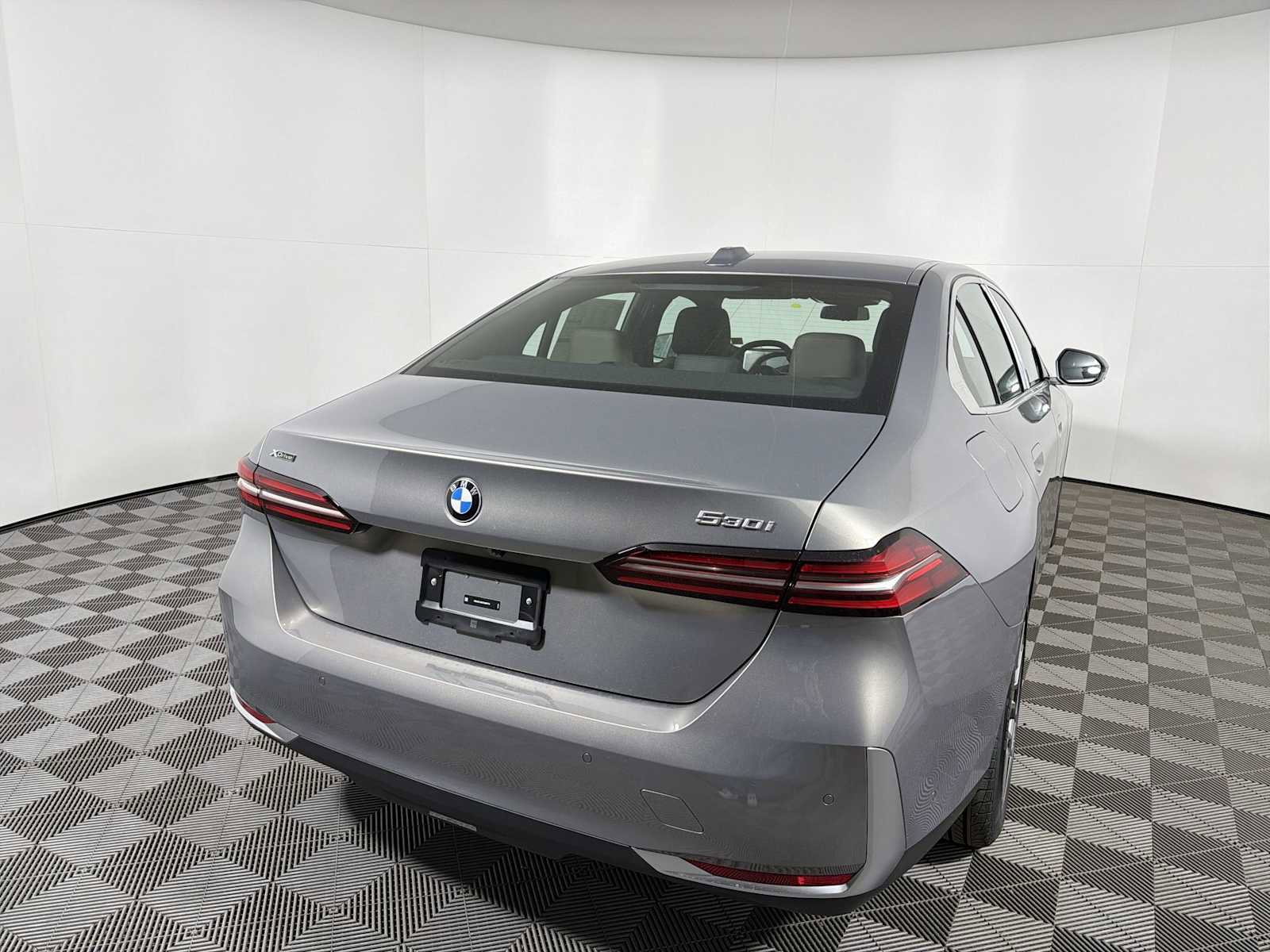 New 2026 BMW 530i xDrive w/ Convenience Package image 9