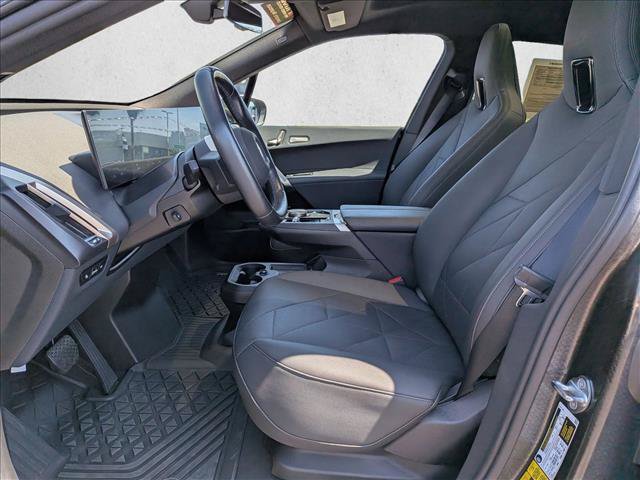 Certified 2024 BMW iX xDrive50 w/ Premium Package AWD/4WD image 17