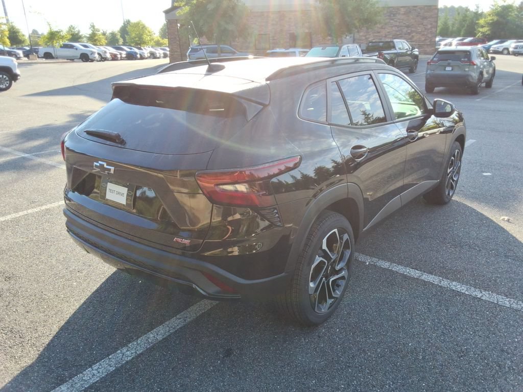 New 2026 Chevrolet Trax RS w/ Sunroof Package FWD image 5