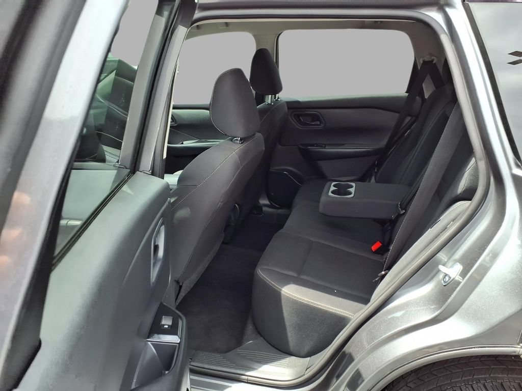 Used 2024 Nissan Rogue S FWD image 23