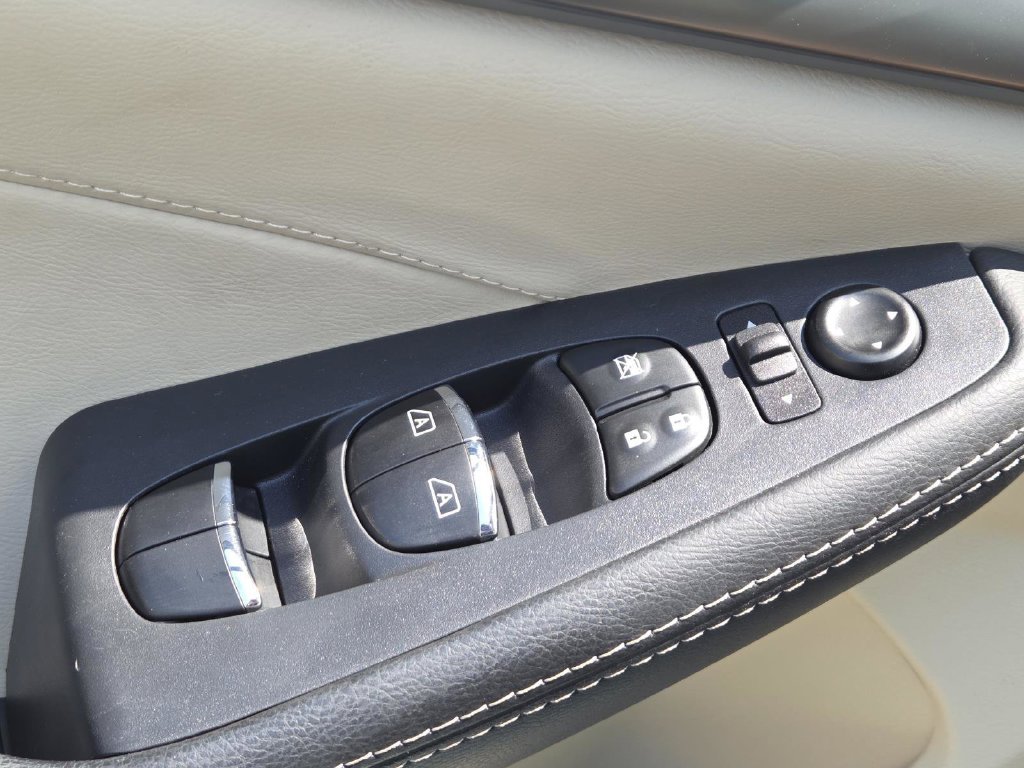 Used 2023 Nissan Maxima SV w/ Floor Mat Group FWD image 23