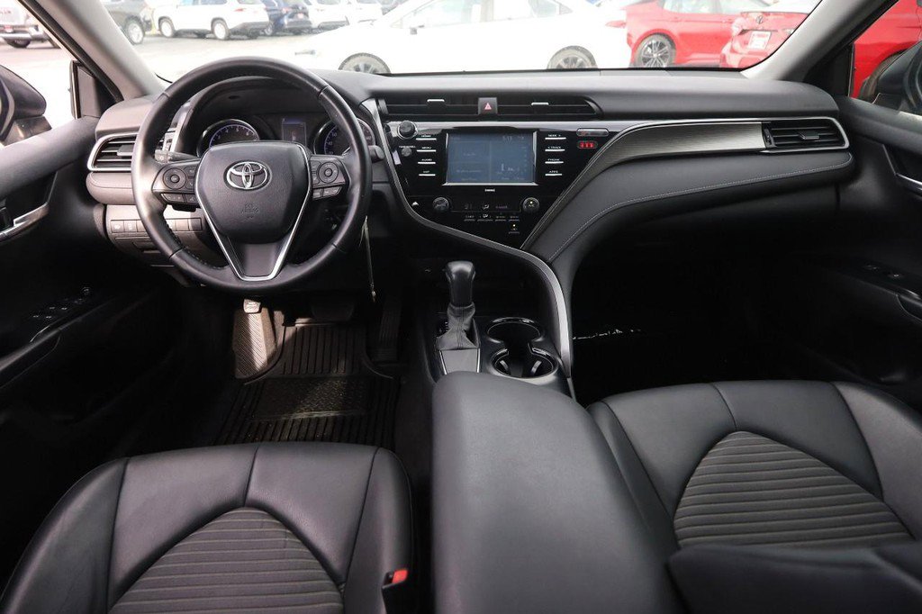 Used 2020 Toyota Camry SE image 19