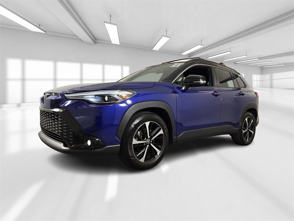 Used 2024 Toyota Corolla Cross XSE w/ Convenience Package image 2