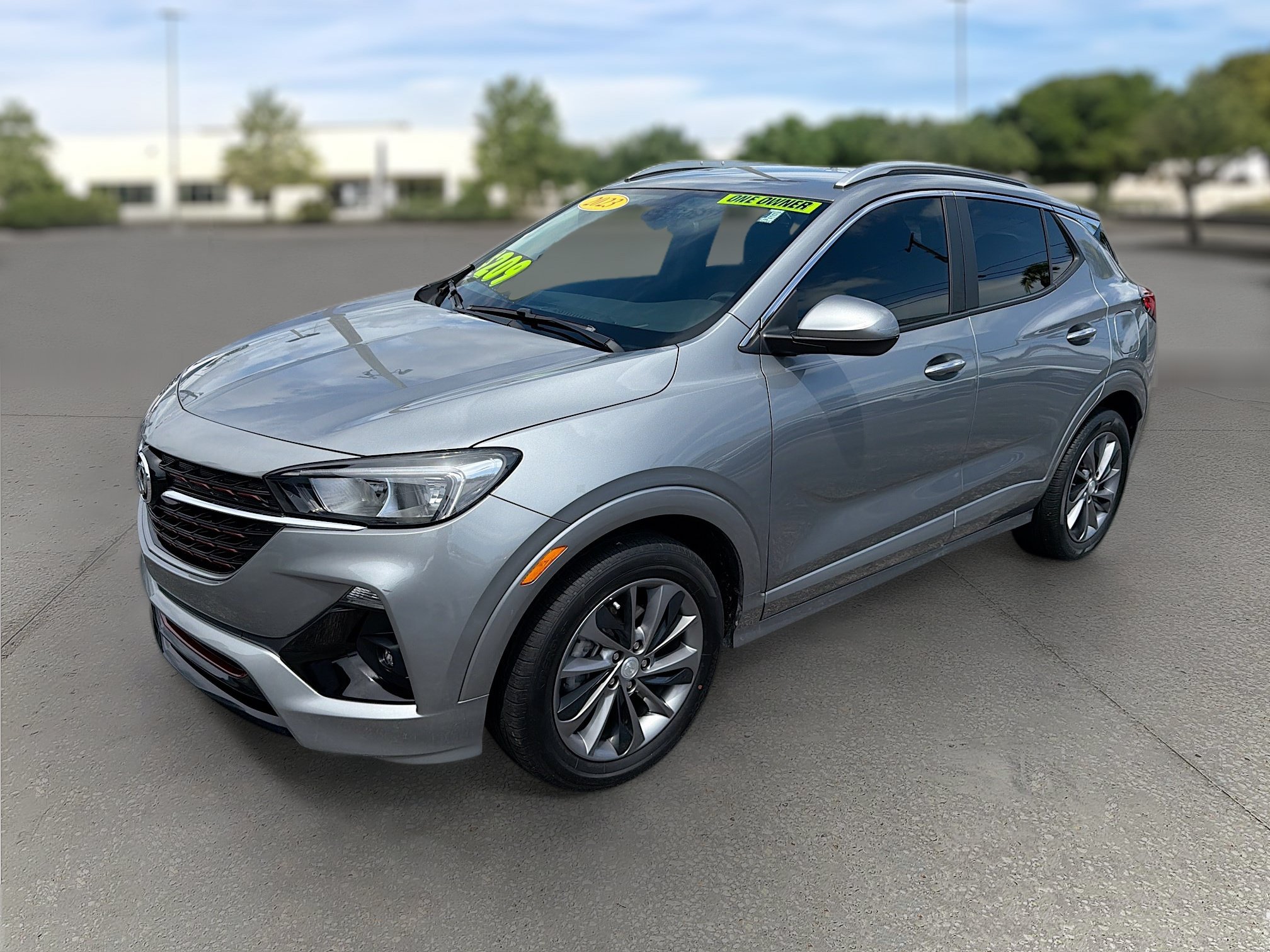 Used 2023 Buick Encore GX Select w/ Sport Touring Package FWD image 3