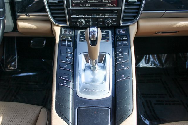 Used 2015 Porsche Panamera 4 image 19
