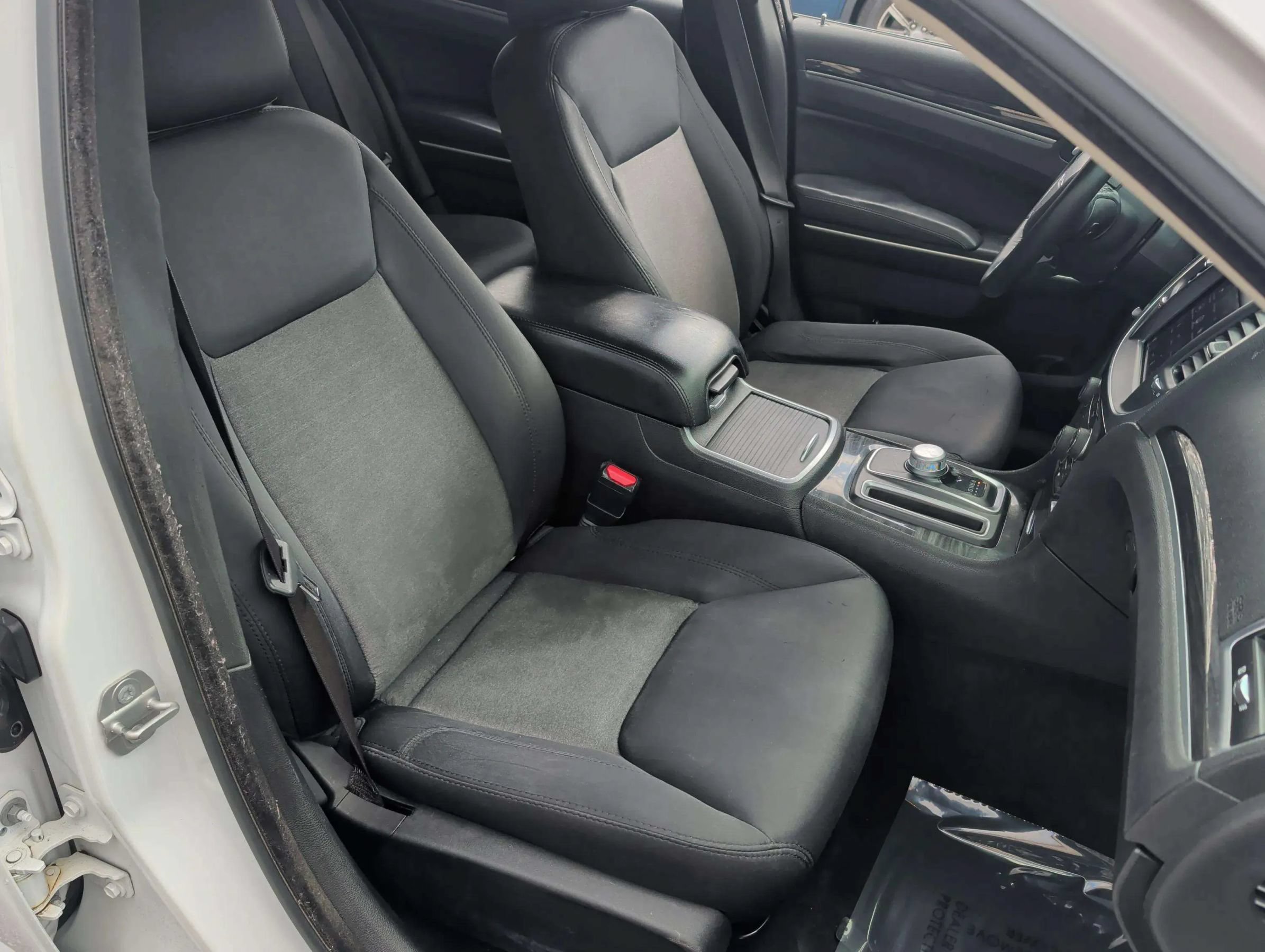 Used 2021 Chrysler 300 Touring w/ Driver Convenience Group RWD image 18