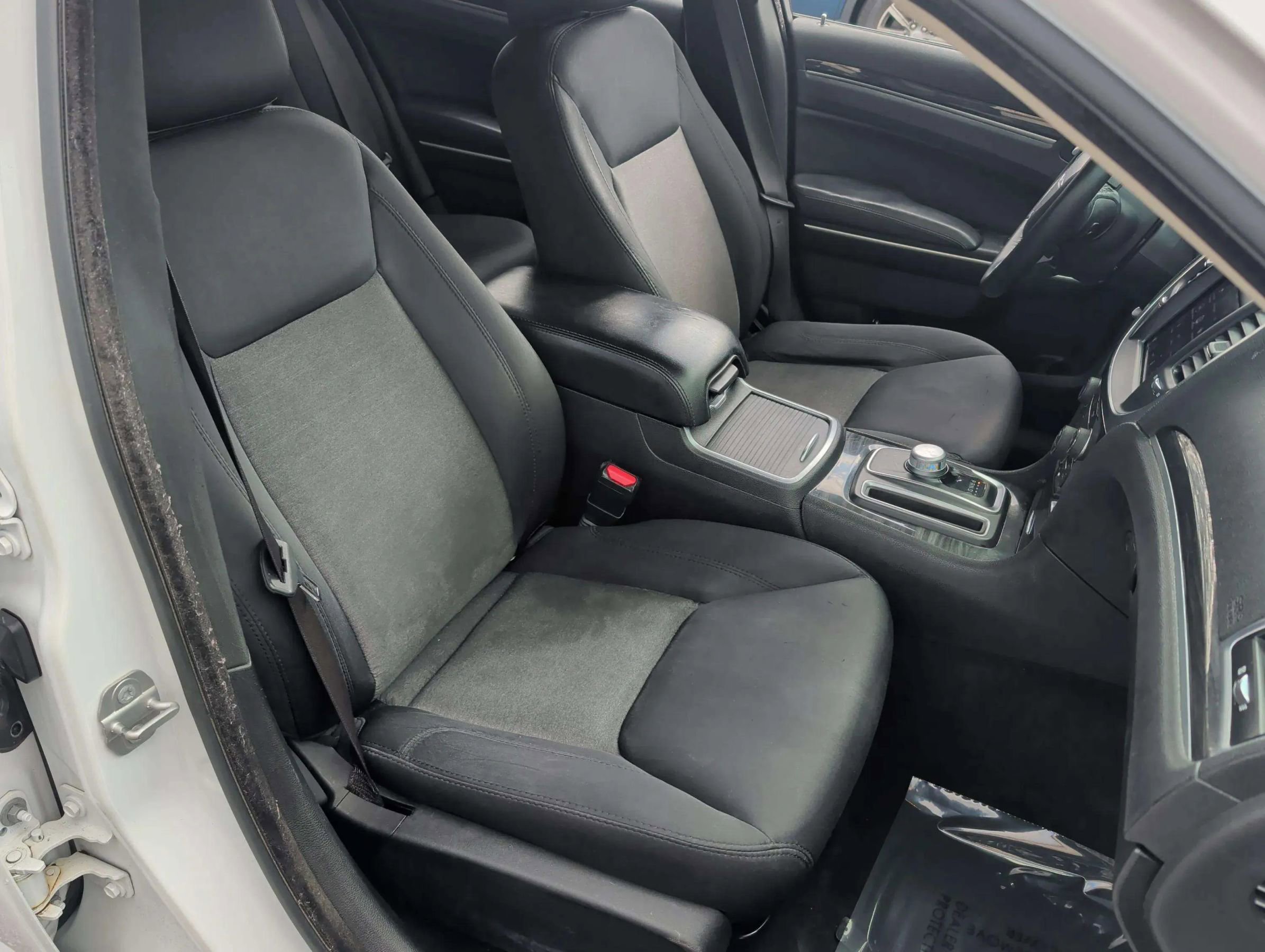 Used 2021 Chrysler 300 Touring w/ Driver Convenience Group image 18