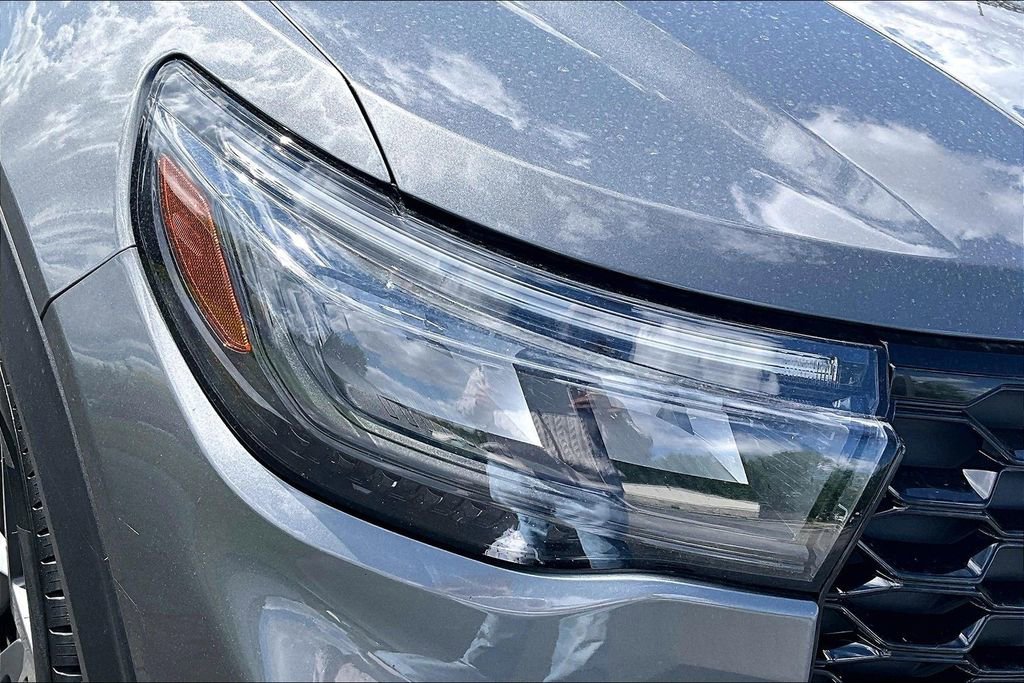 Used 2025 Ford Explorer ST-Line w/ ST-Line Street Pack AWD/4WD image 31