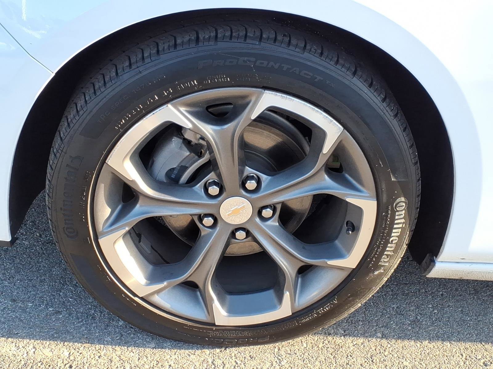 Used 2024 Chevrolet Malibu LT image 3