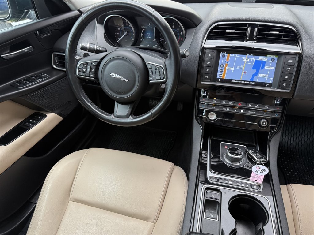 Used 2017 Jaguar XE Premium RWD image 22