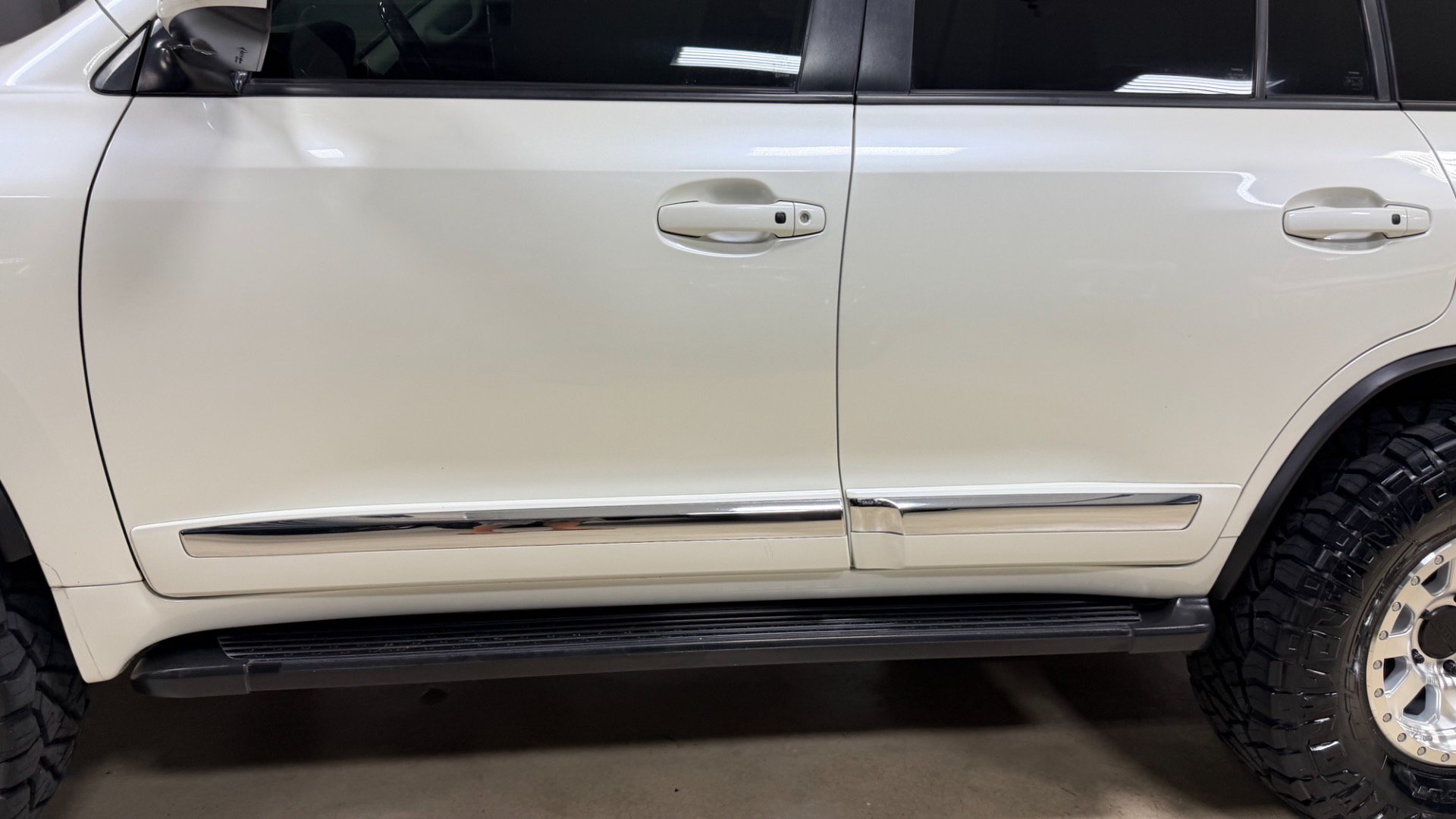Used 2014 Toyota Land Cruiser AWD/4WD image 19