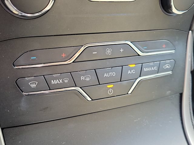 Used 2019 Ford Edge SEL AWD/4WD image 22