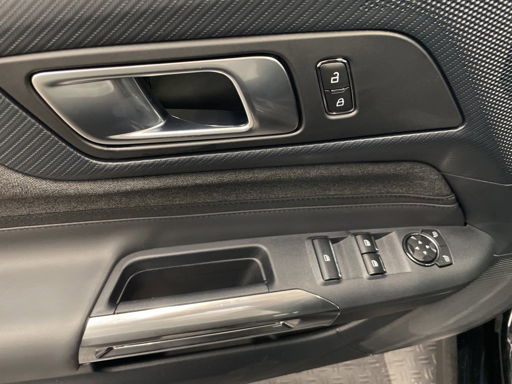 Used 2024 Ford Mustang Convertible image 11