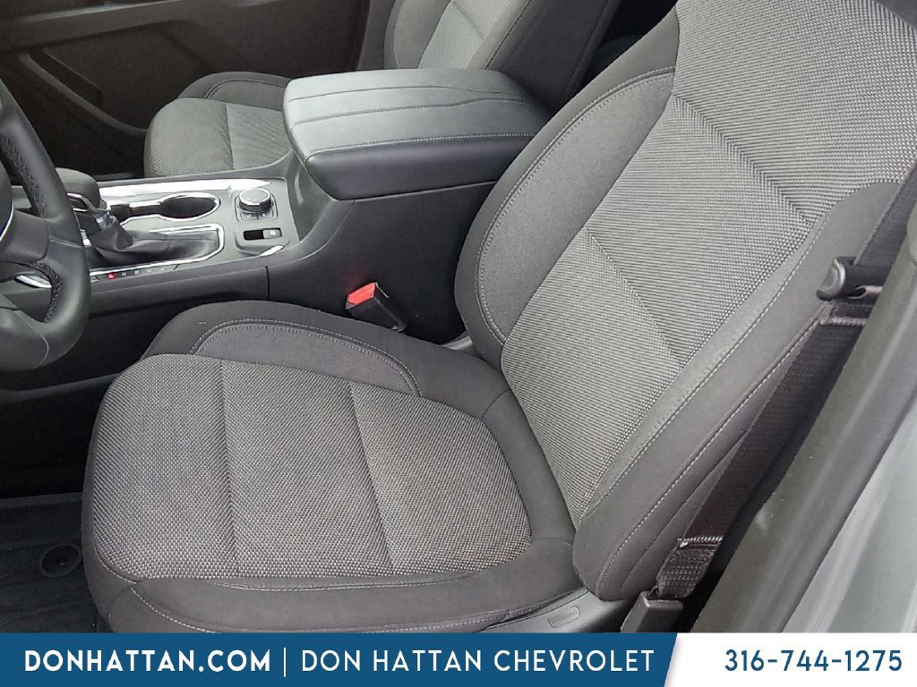Used 2023 Chevrolet Traverse LT FWD image 3