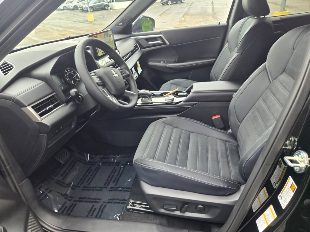 New 2026 Mitsubishi Outlander LE AWD/4WD image 15
