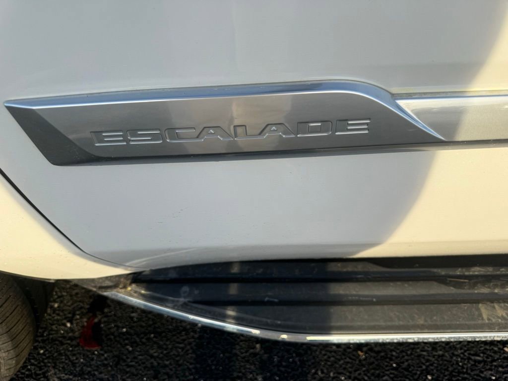 Used 2020 Cadillac Escalade Premium Luxury image 8