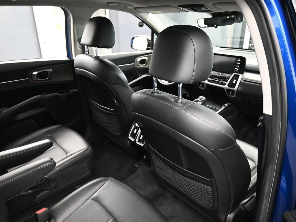 Used 2021 Kia Sorento EX w/ Panoramic Sunroof Package image 47