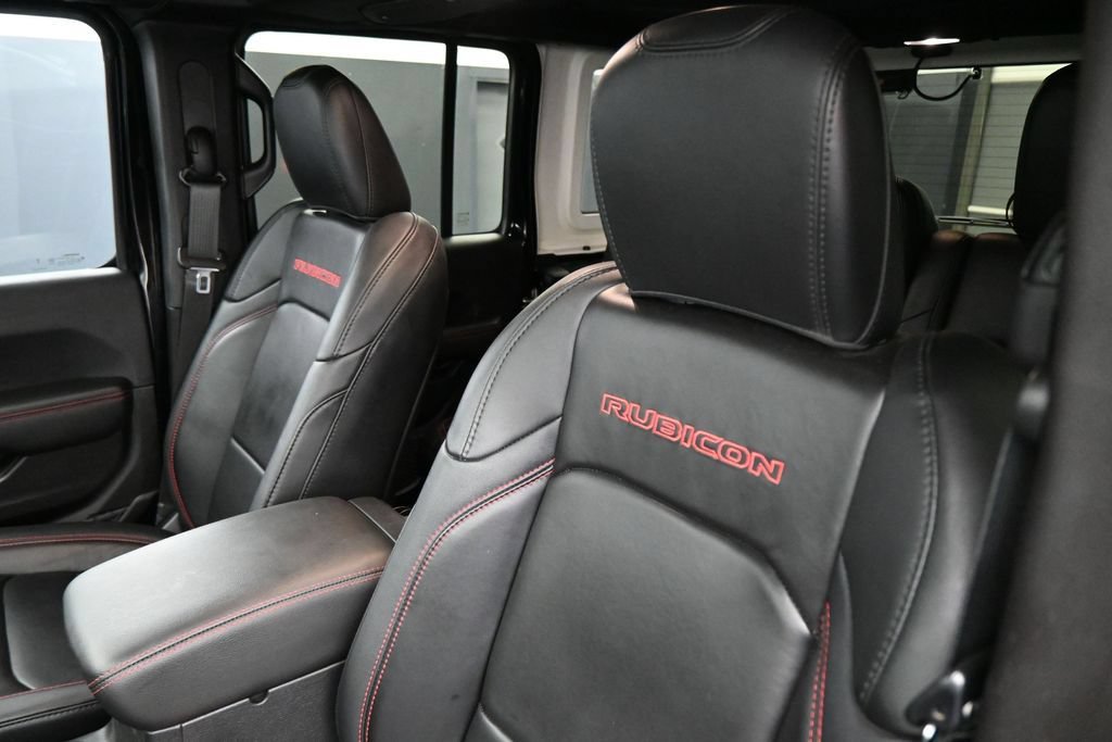 Used 2025 Jeep Wrangler Unlimited Rubicon w/ Convenience Group AWD/4WD image 13