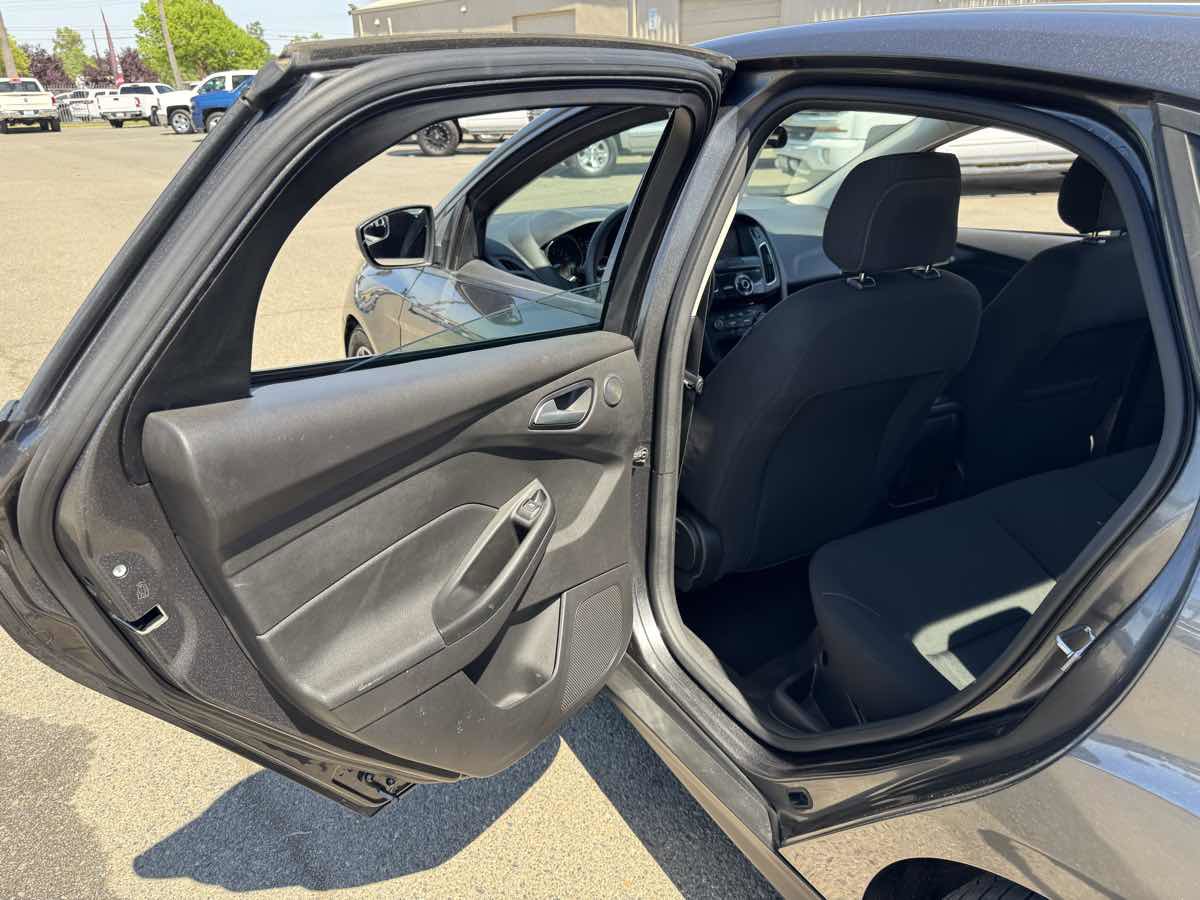 Used 2018 Ford Focus SEL image 21