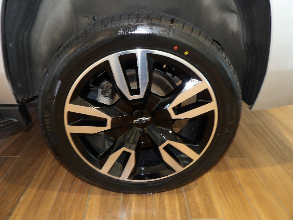Used 2018 Chevrolet Tahoe Premier image 9