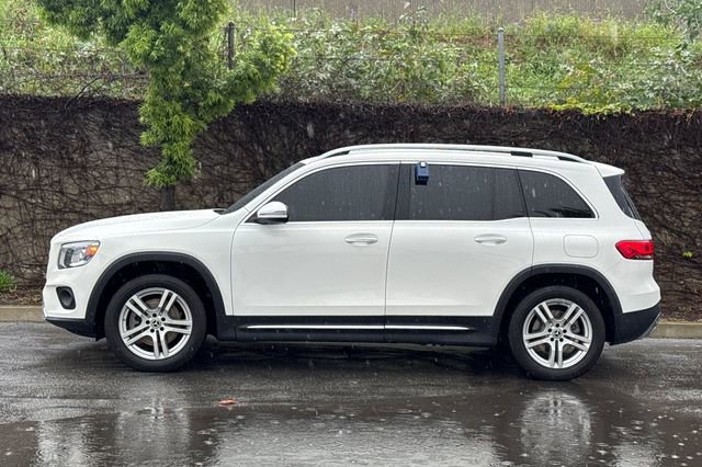 Used 2021 Mercedes-Benz GLB 250 w/ Premium Package image 7