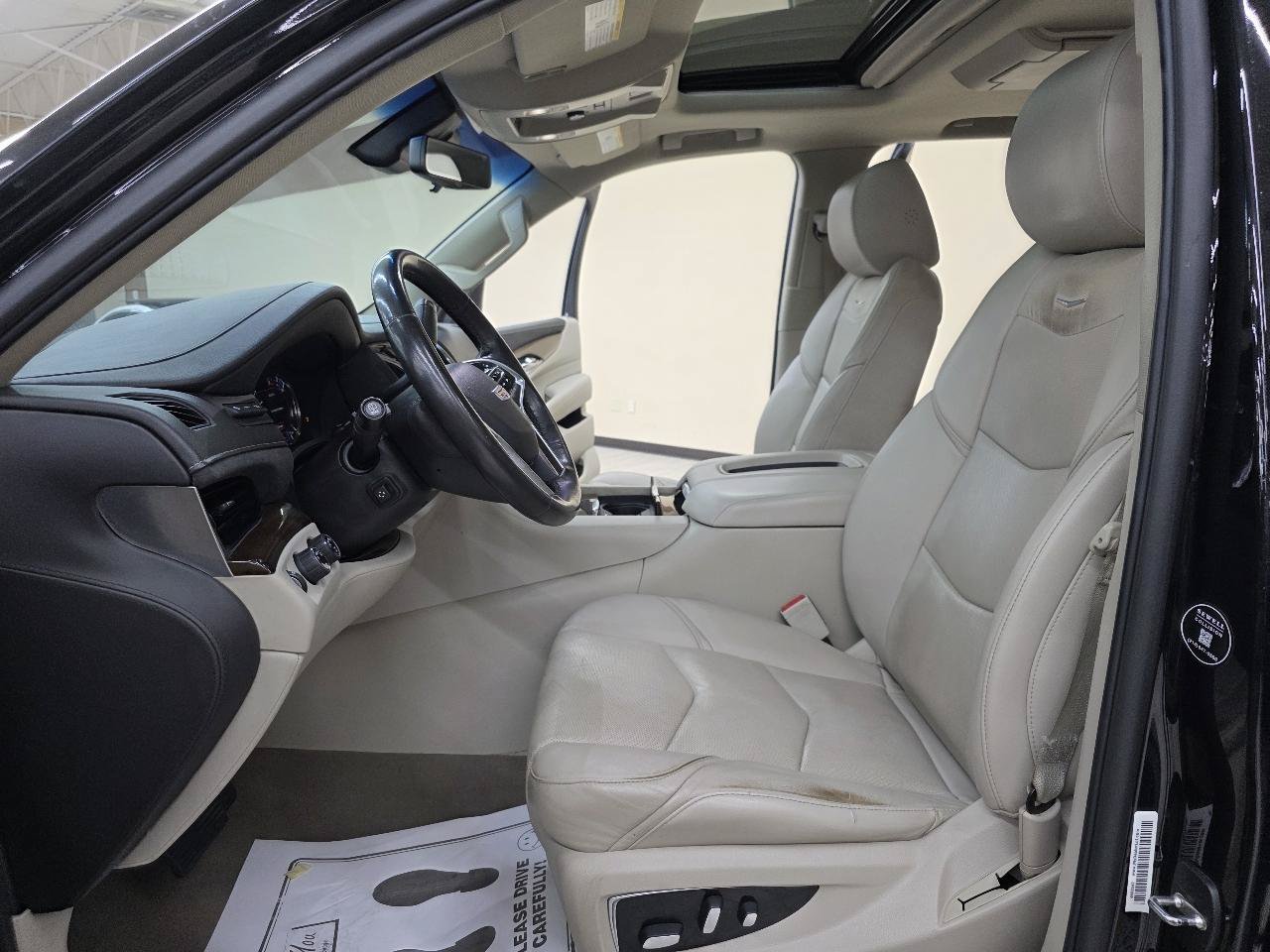 Used 2018 Cadillac Escalade Premium Luxury AWD/4WD image 19