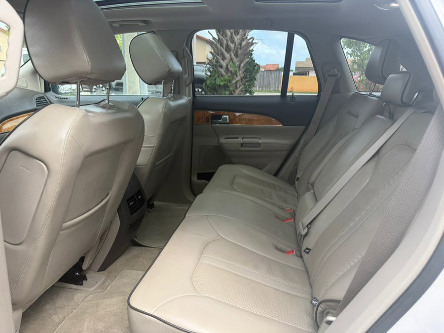 Used 2015 Lincoln MKX FWD w/ Equipment Group 102A image 12
