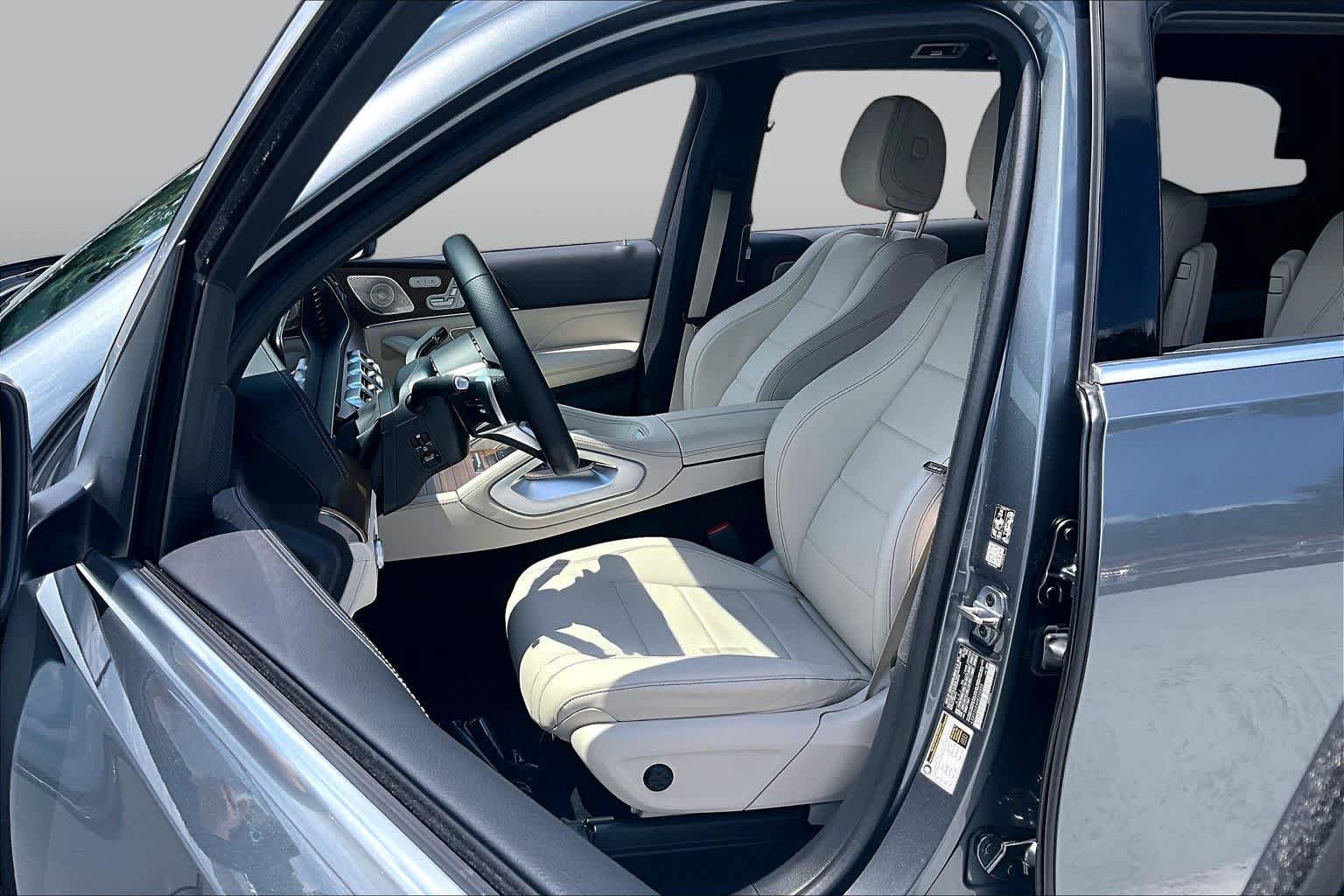 Used 2024 Mercedes-Benz GLS 450 4MATIC image 8