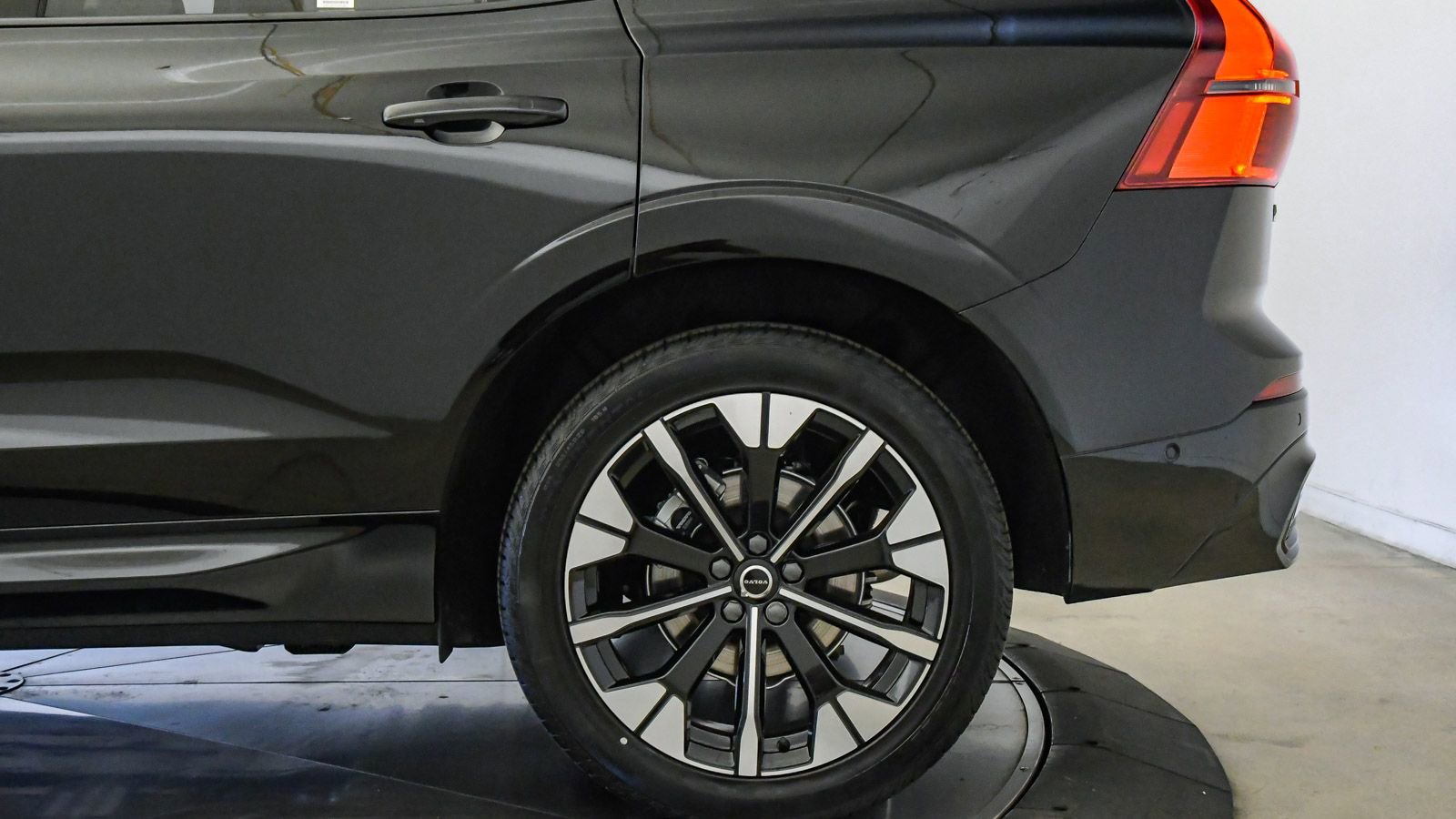 Certified 2026 Volvo XC60 B5 Plus w/ Protection Package Premier AWD/4WD image 11