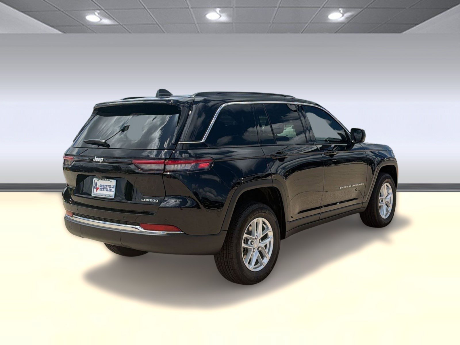 New 2026 Jeep Grand Cherokee Laredo RWD image 9