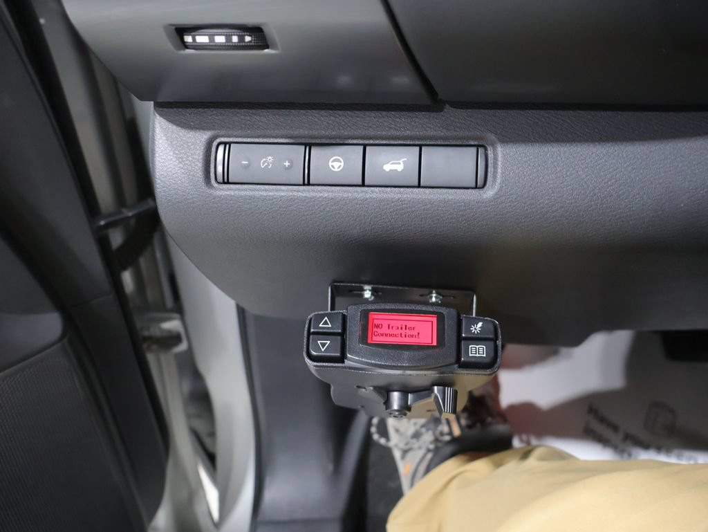 Used 2023 Nissan Pathfinder SL w/ SL Premium Package AWD/4WD image 33