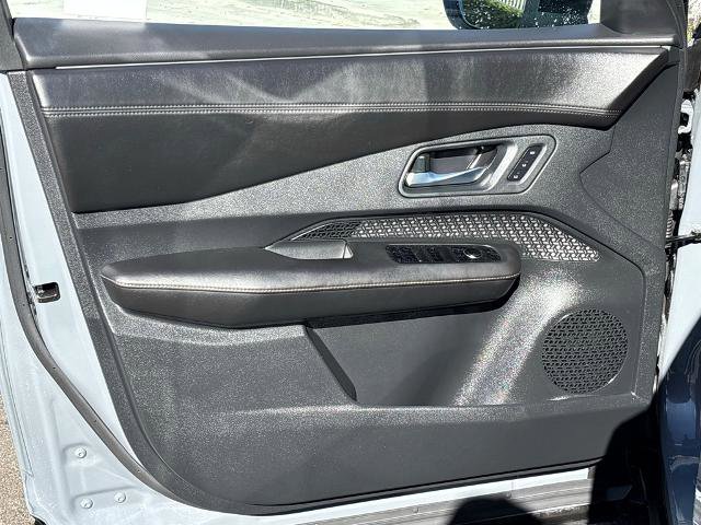 Certified 2024 Nissan Ariya FWD image 17