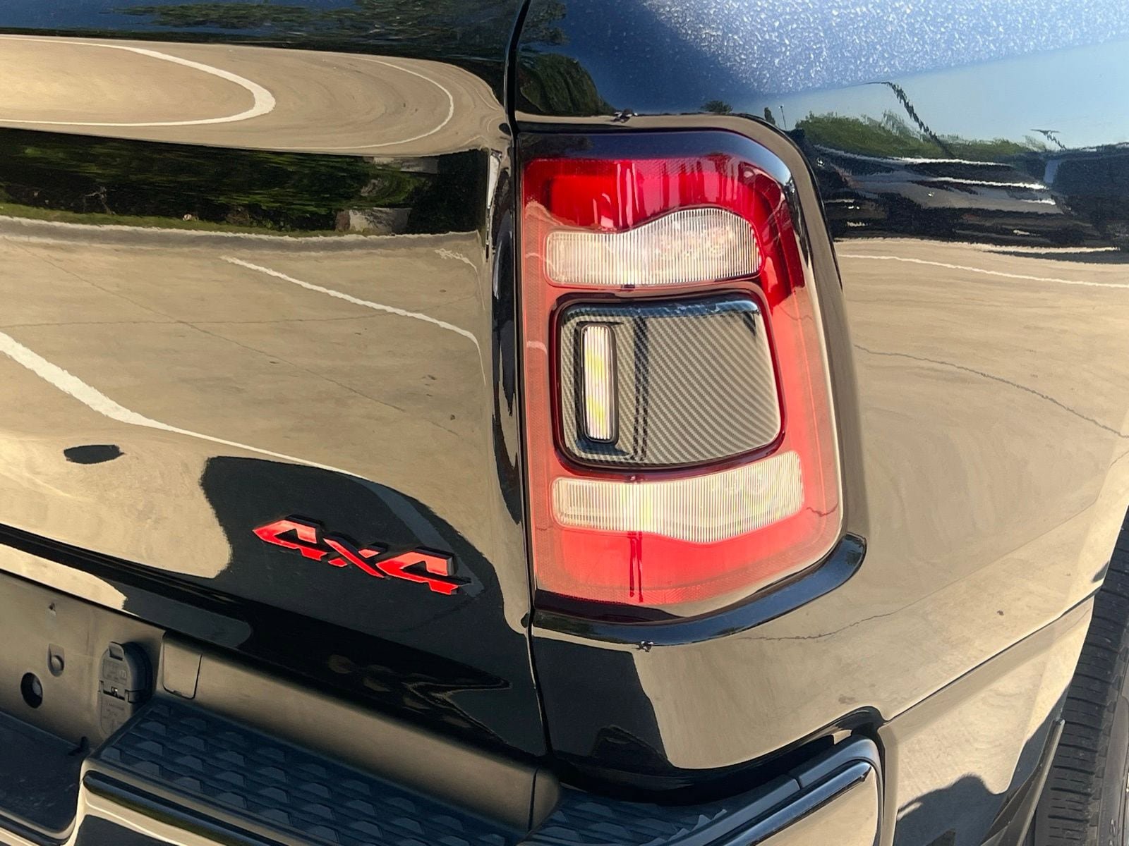 Used 2023 RAM 1500 Laramie AWD/4WD image 12