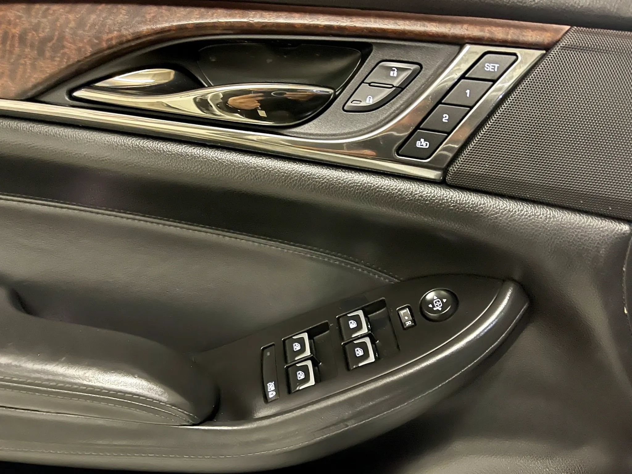 Used 2017 Cadillac CTS Luxury RWD image 25